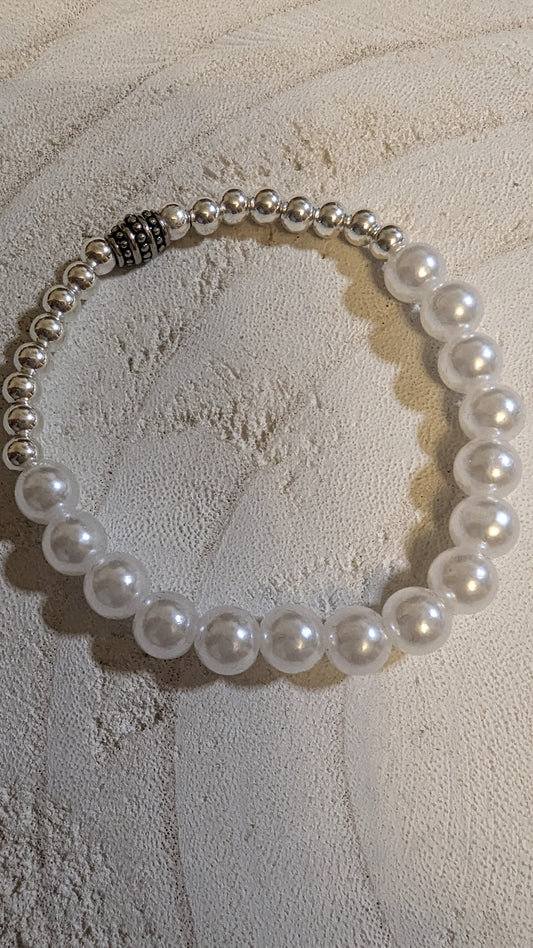 White pearl  and silver beaded stretch bracelet
