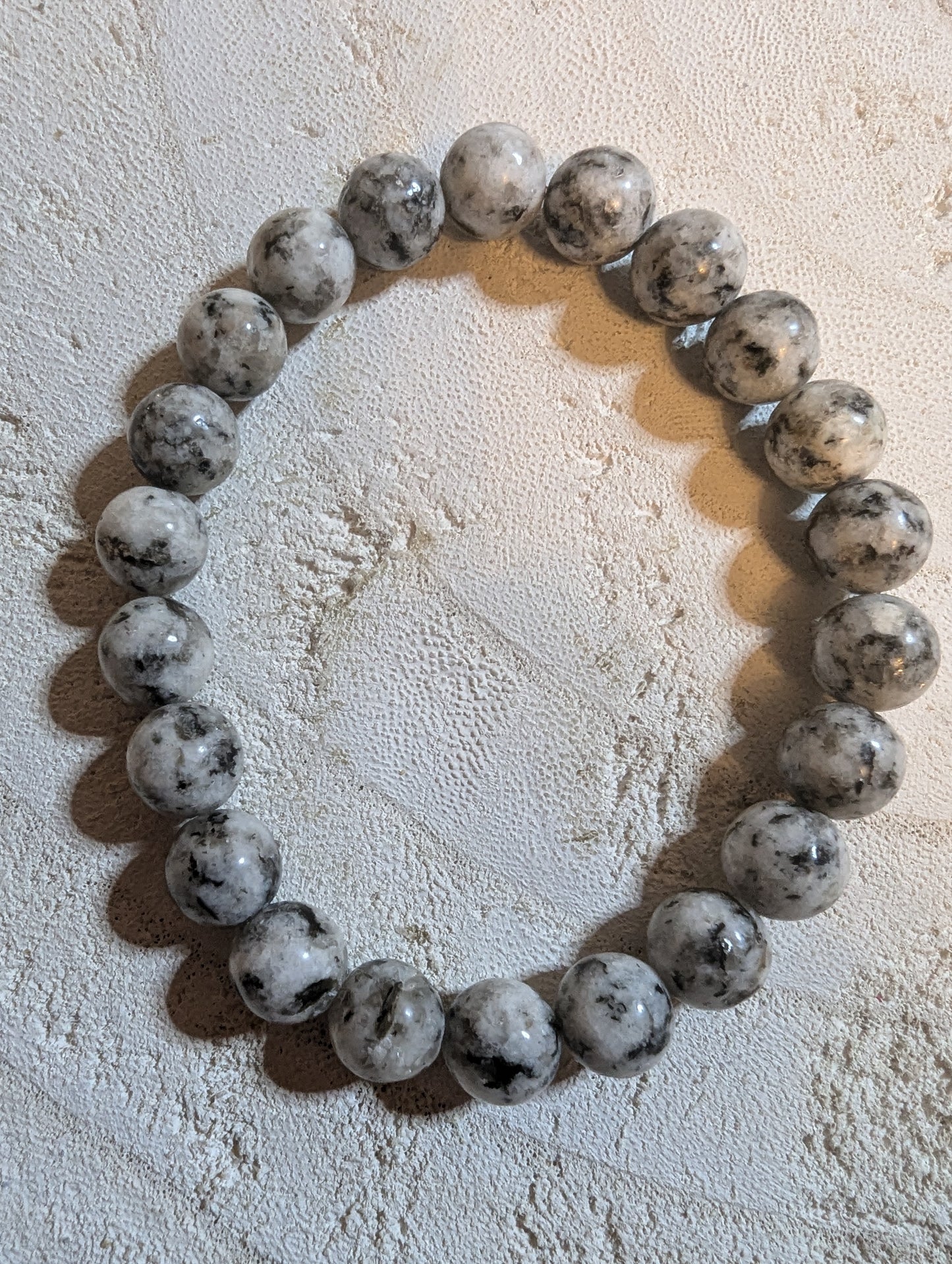 White and gray beaded bracelet