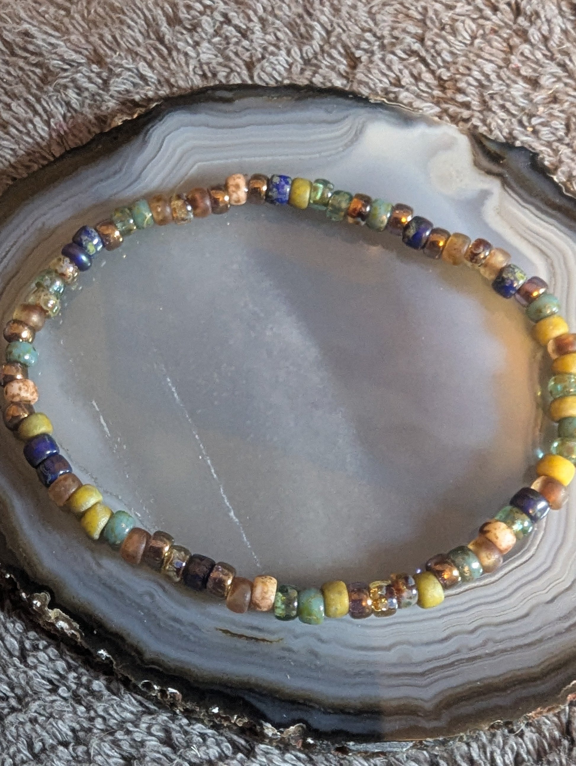 Multicolored beaded bracelet 