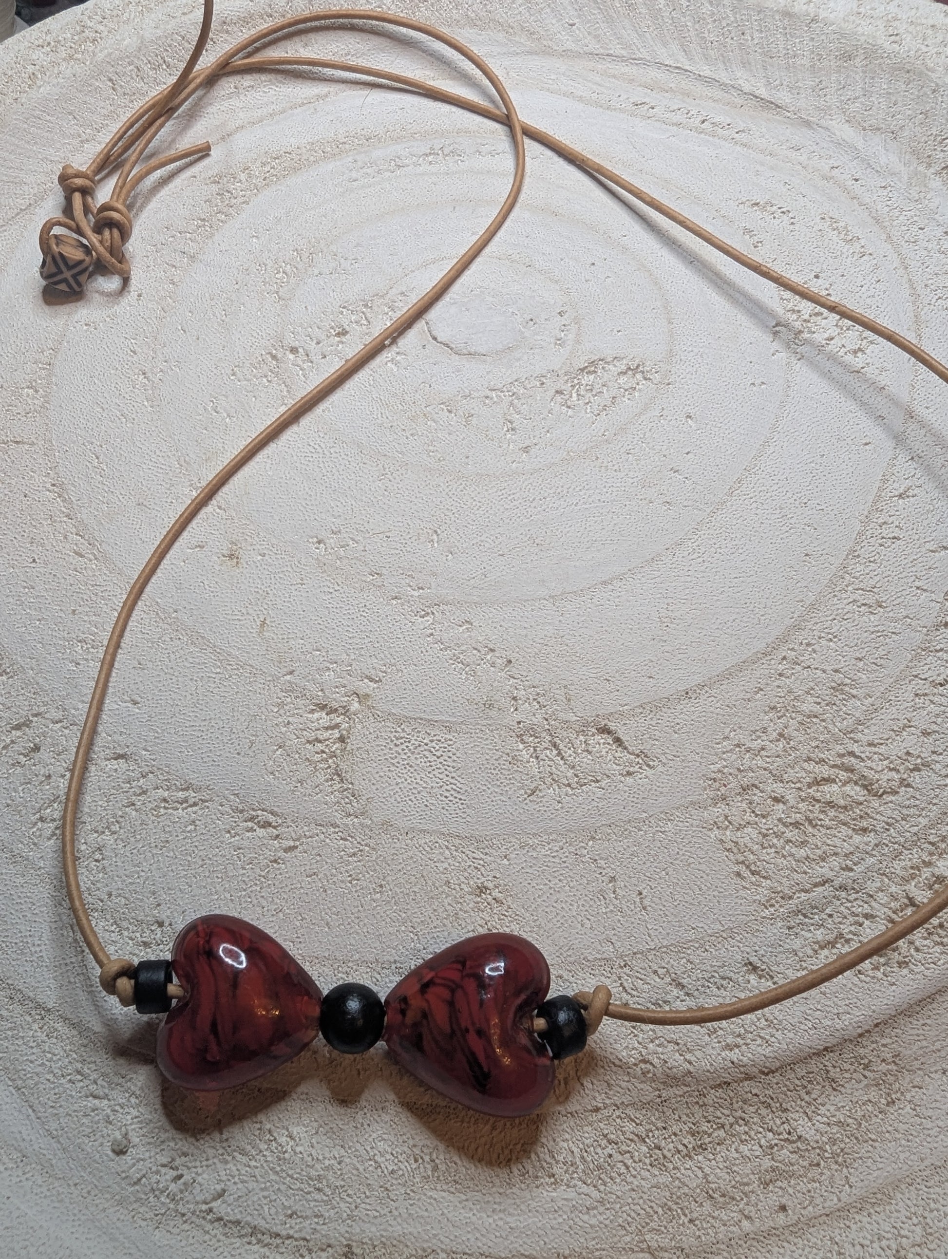 Necklace with heart-shaped beads 