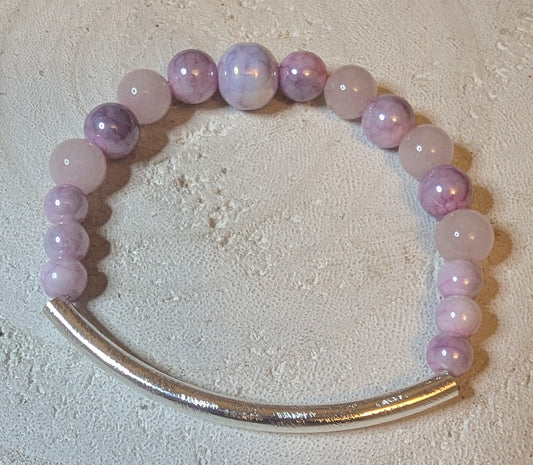 Bracelet with sterling silver .925 bar with lavender iridescent pearls